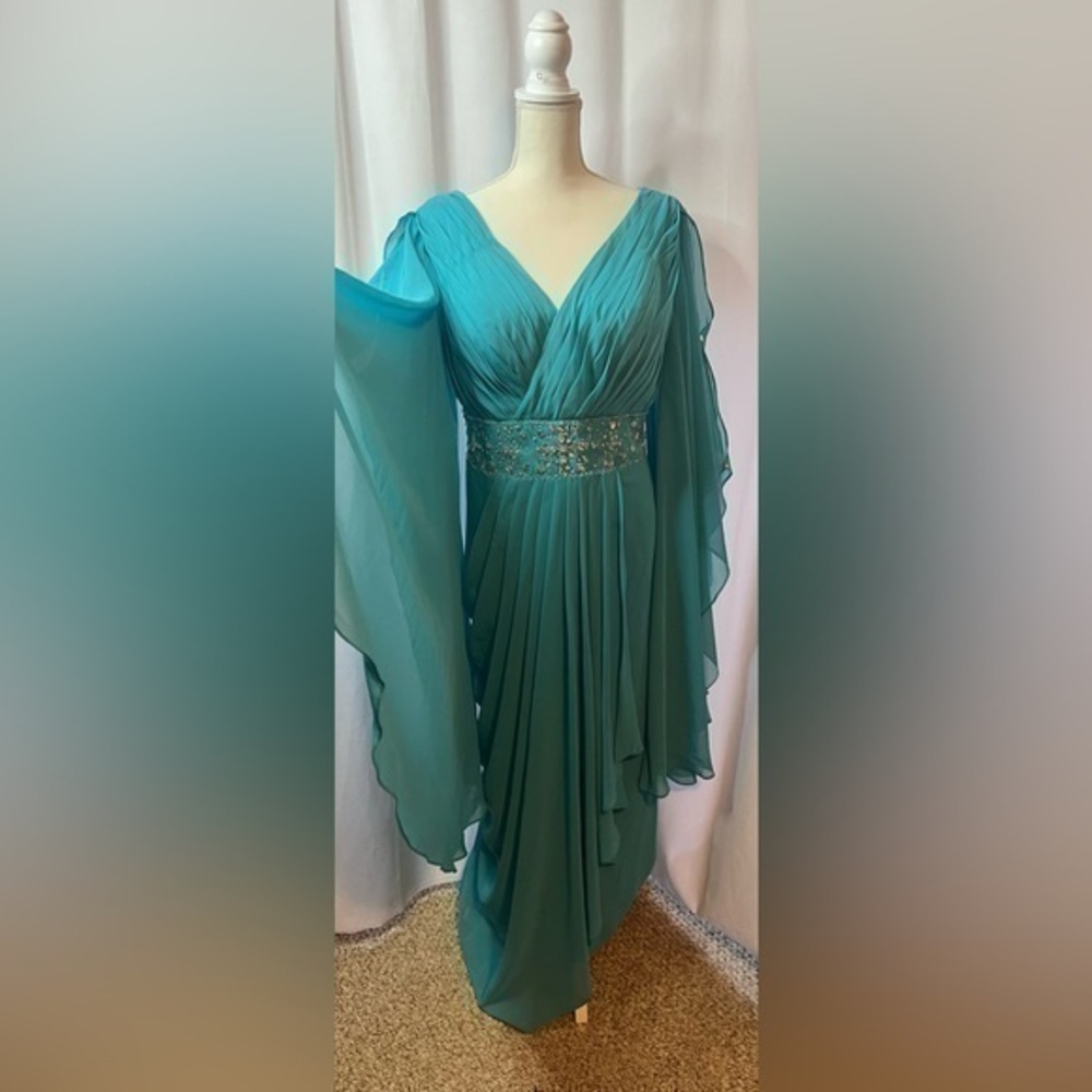 Elegant Teal Evening Gown